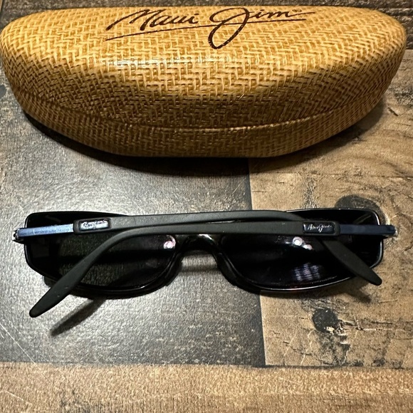 Maui Jim ‘Kapa’ Polarized Sunglasses - Picture 4 of 9